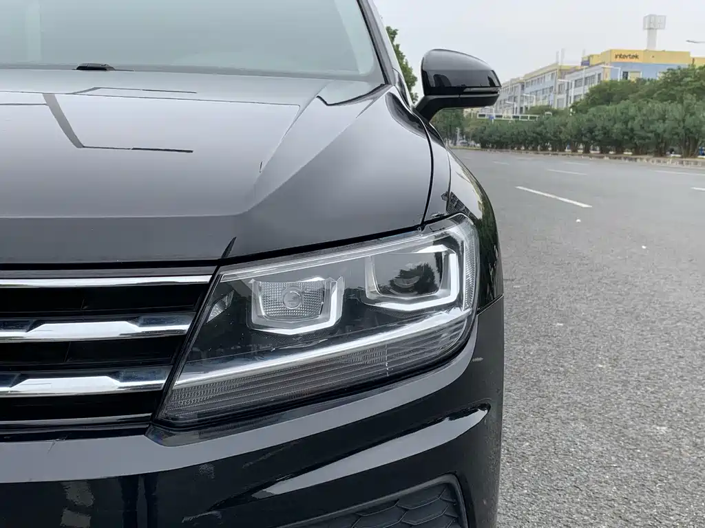 Volkswagen Tiguan L 2021 — фото 12