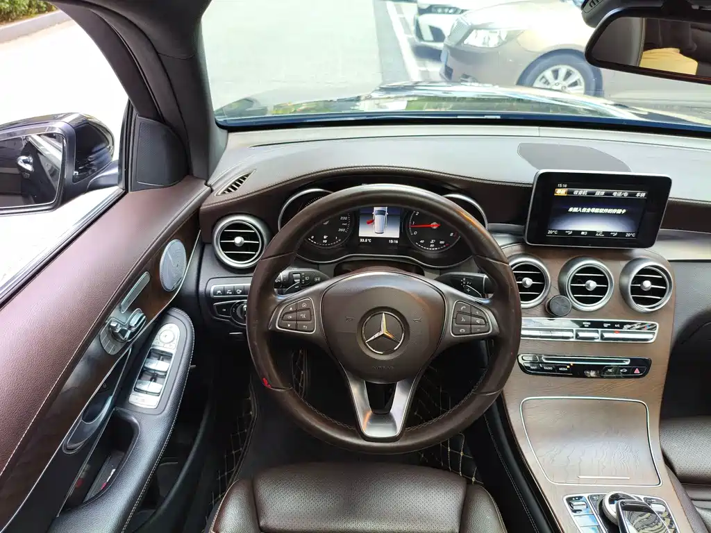 Mercedes-Benz GLC 2019 — фото 11