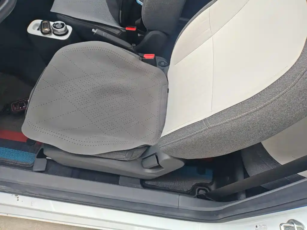 Geely Galaxy Panda 2025 — фото 17