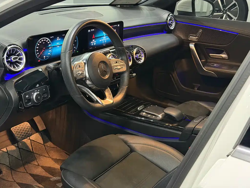 Mercedes-Benz A-Class 2020 — фото 9