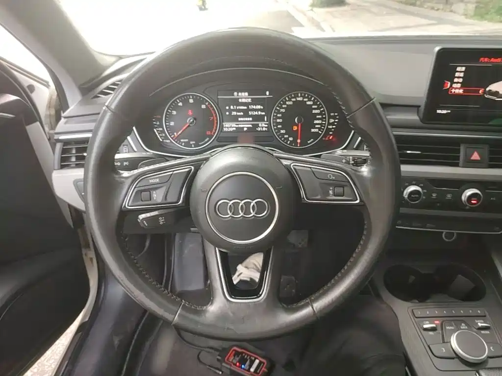 Audi A4L 2016 — фото 11