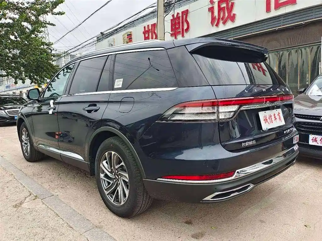 Lincoln Aviator 2023 — фото 18