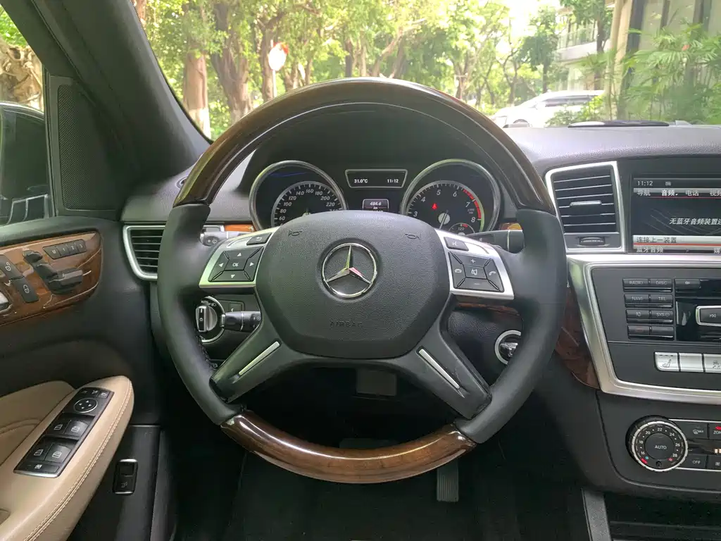 Mercedes-Benz M-Class 2015 — фото 10