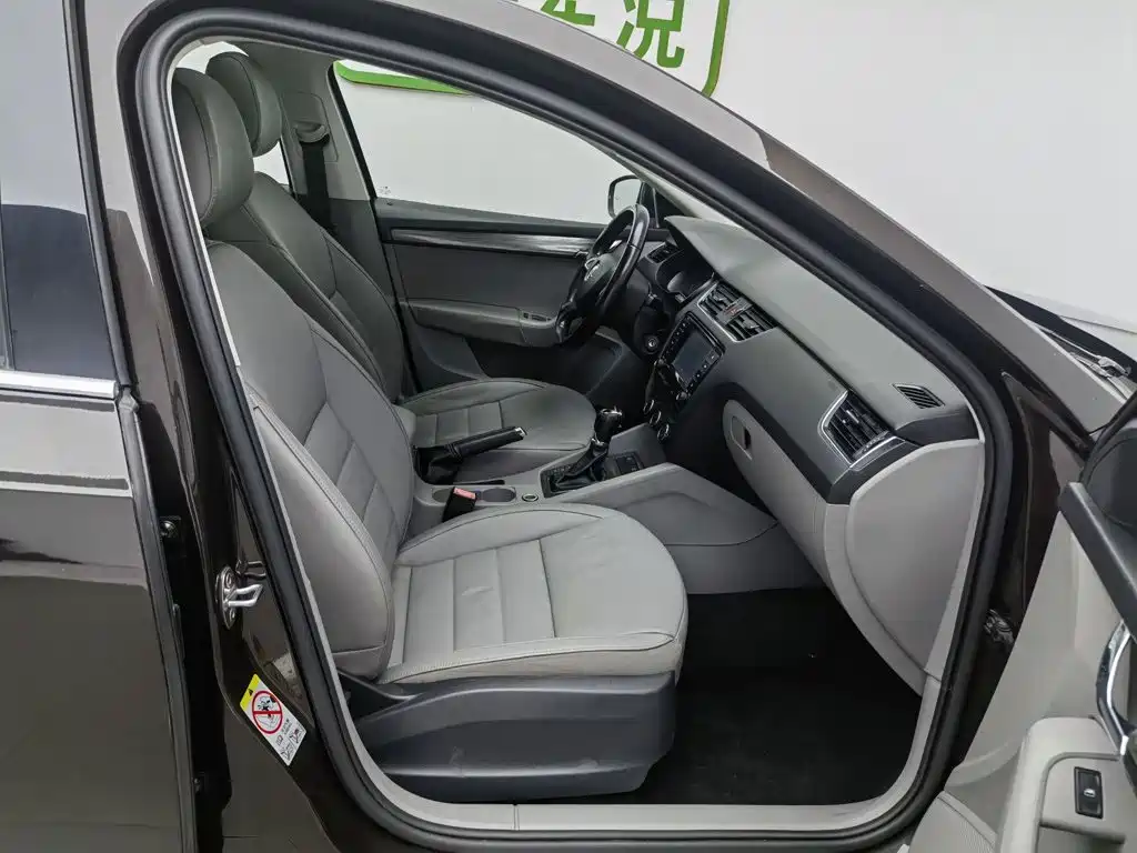 Skoda Octavia 2014 — фото 23