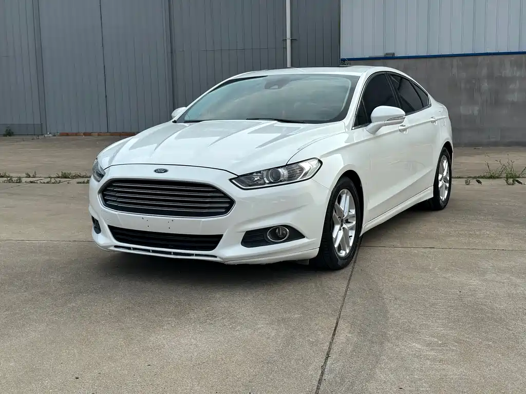 Ford Mondeo 2015 — фото 1