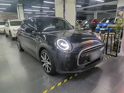 MINI MINI 2023