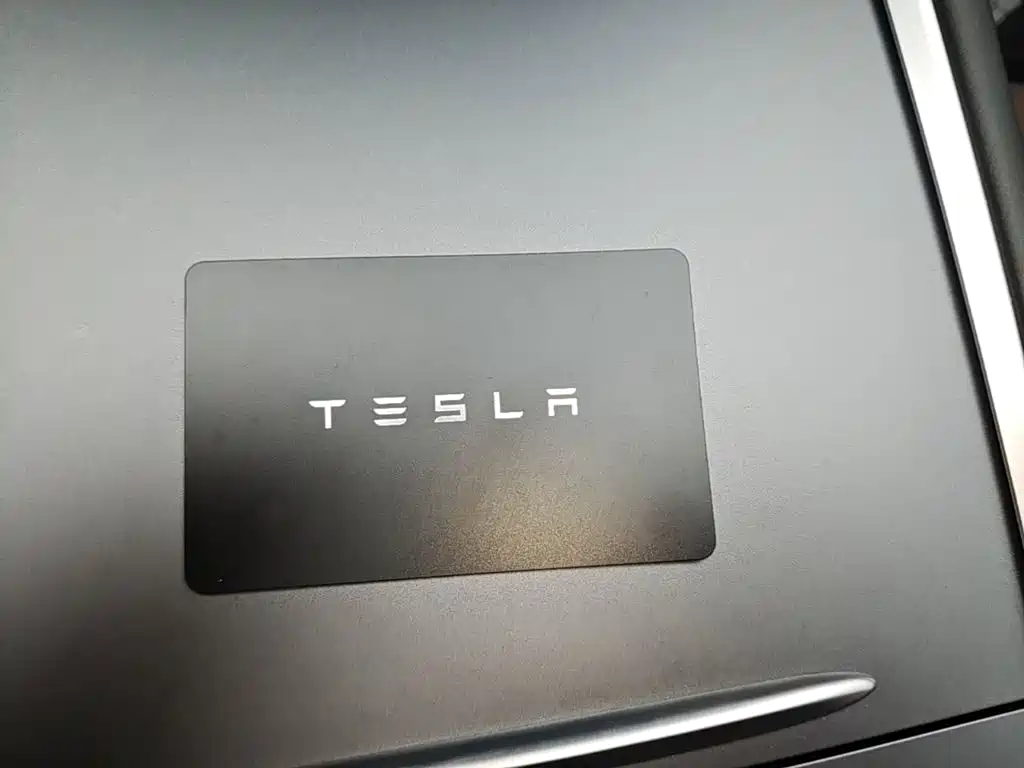 Tesla Model 3 2022 — фото 9