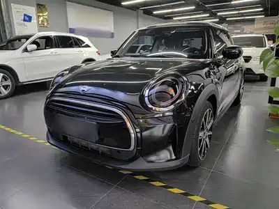 MINI MINI 2023