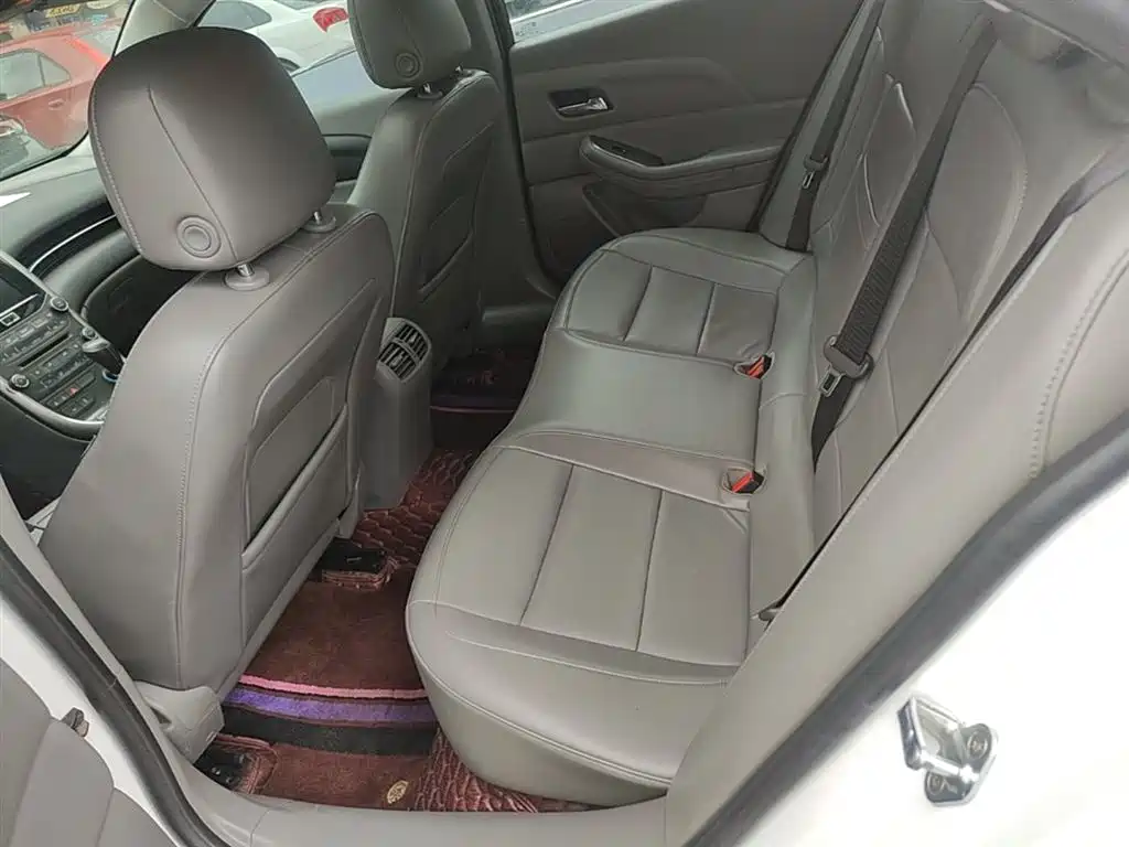 Chevrolet Malibu 2015 — фото 17