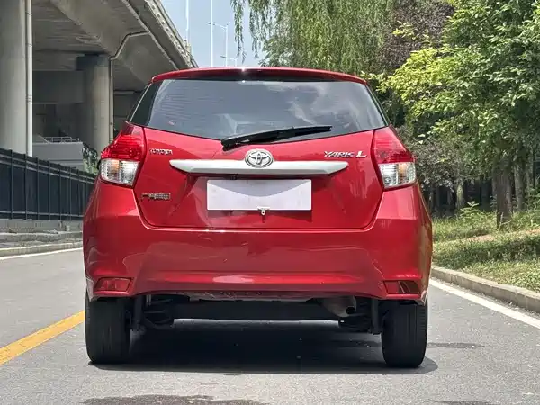 Toyota Yaris L 2015