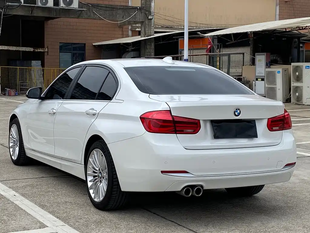 BMW 3 Series 2018 — фото 5