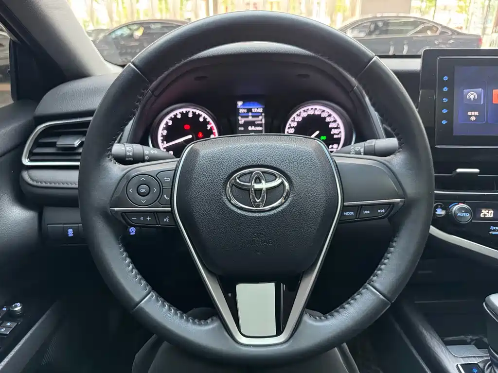 Toyota Camry 2024 — фото 27