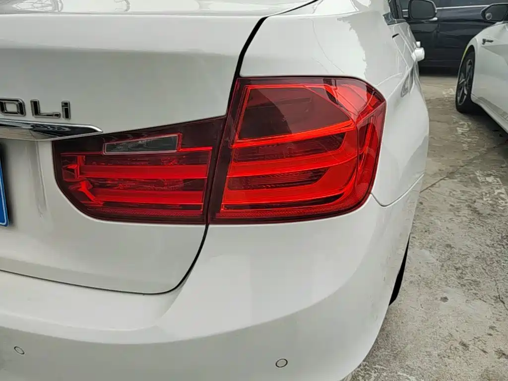 BMW 3 Series 2015 — фото 8