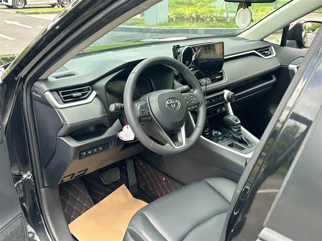 Toyota RAV4 2024