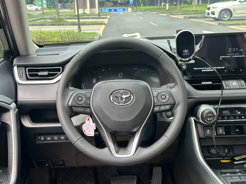 Toyota RAV4 2024