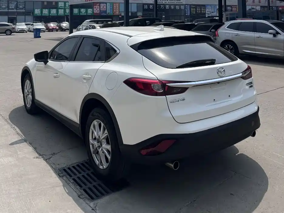 Mazda CX-4 2016 — фото 10