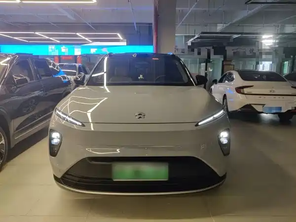 NIO ES8 2024