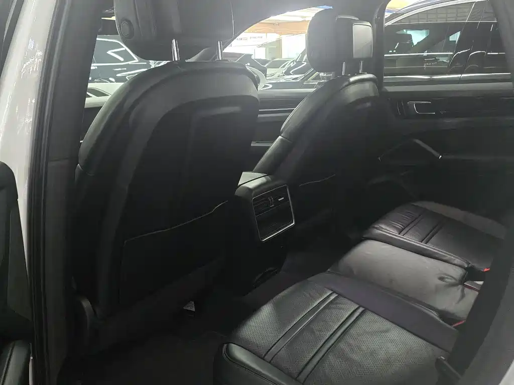 Porsche Cayenne 2018 — фото 10