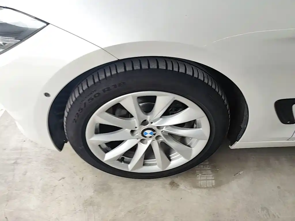BMW 3 Series GT 2018 — фото 23