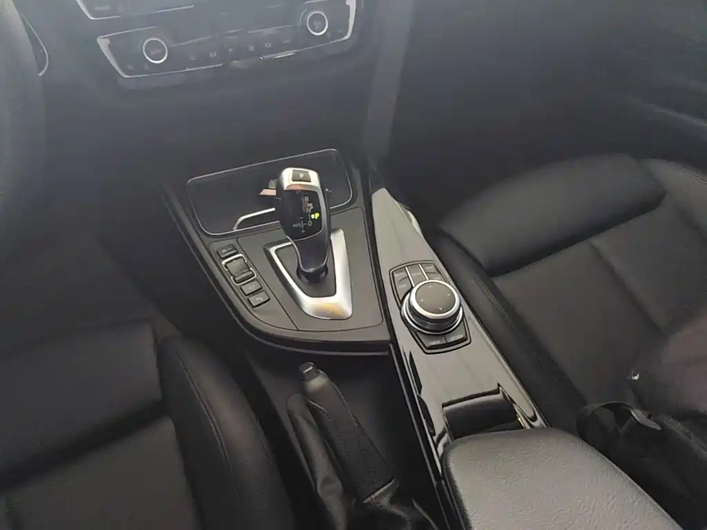 BMW 3 Series GT 2018 — фото 14