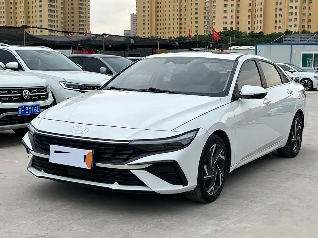 Hyundai Elantra 2023