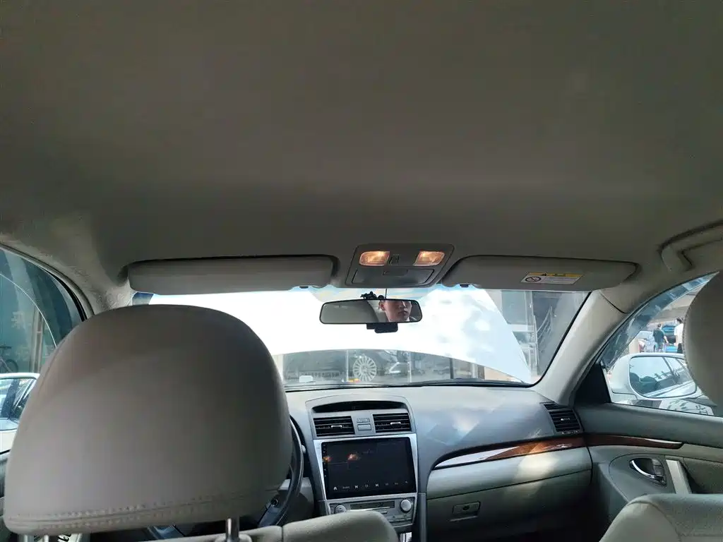 Toyota Camry 2014 — фото 18