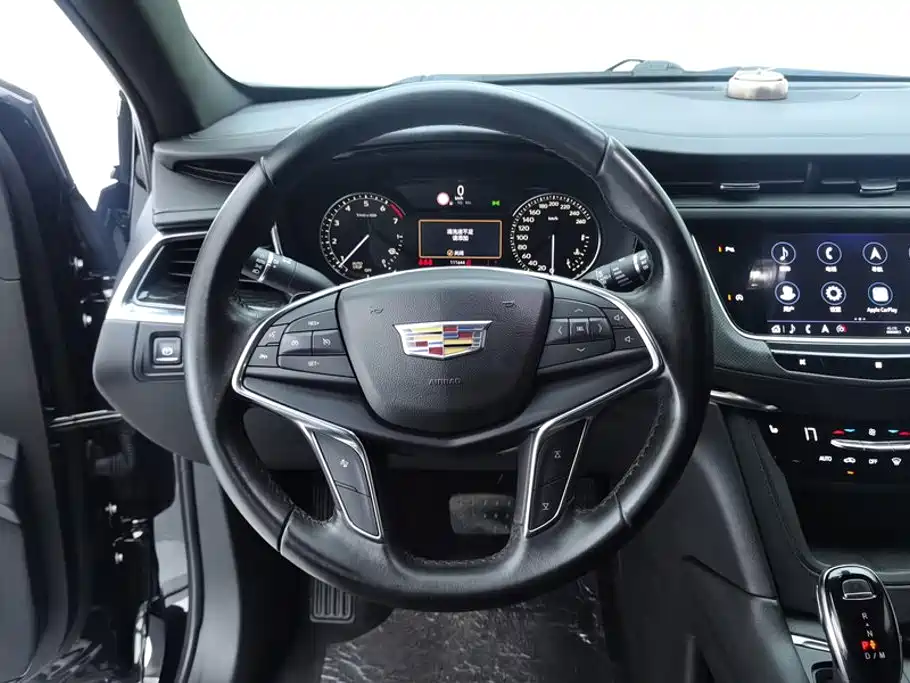 Cadillac XT5 2019 — фото 15