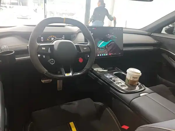 Xiaomi SU7 Ultra 2025