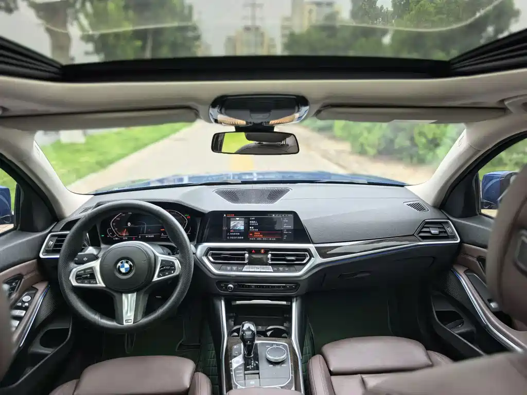 BMW 3 Series 2019 — фото 9
