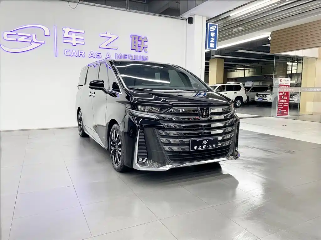 Toyota Vellfire 2024 — фото 1