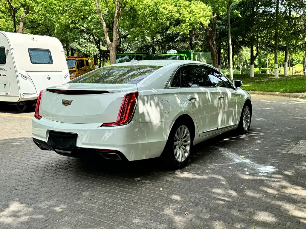 Cadillac XTS 2019 — фото 18