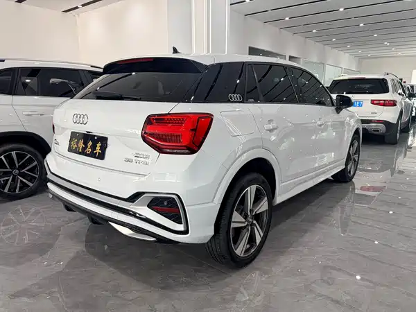 Audi Q2L 2022