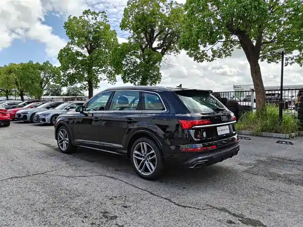 Audi Q7 2025