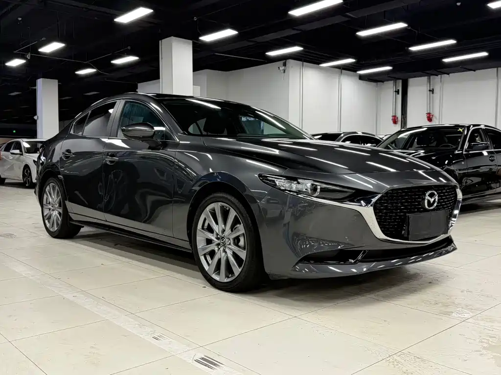 Mazda 3 Axela 2022