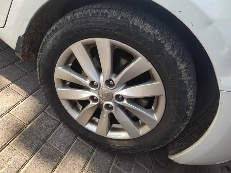 Kia K3 2013