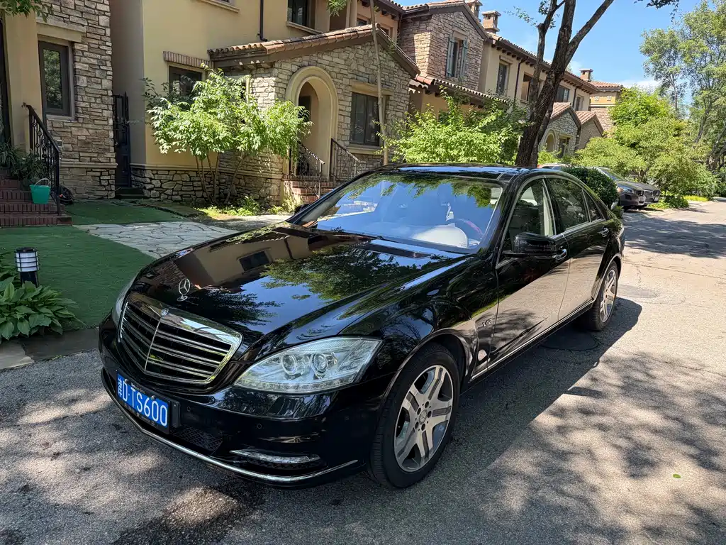 Mercedes-Benz S-Class 2011
