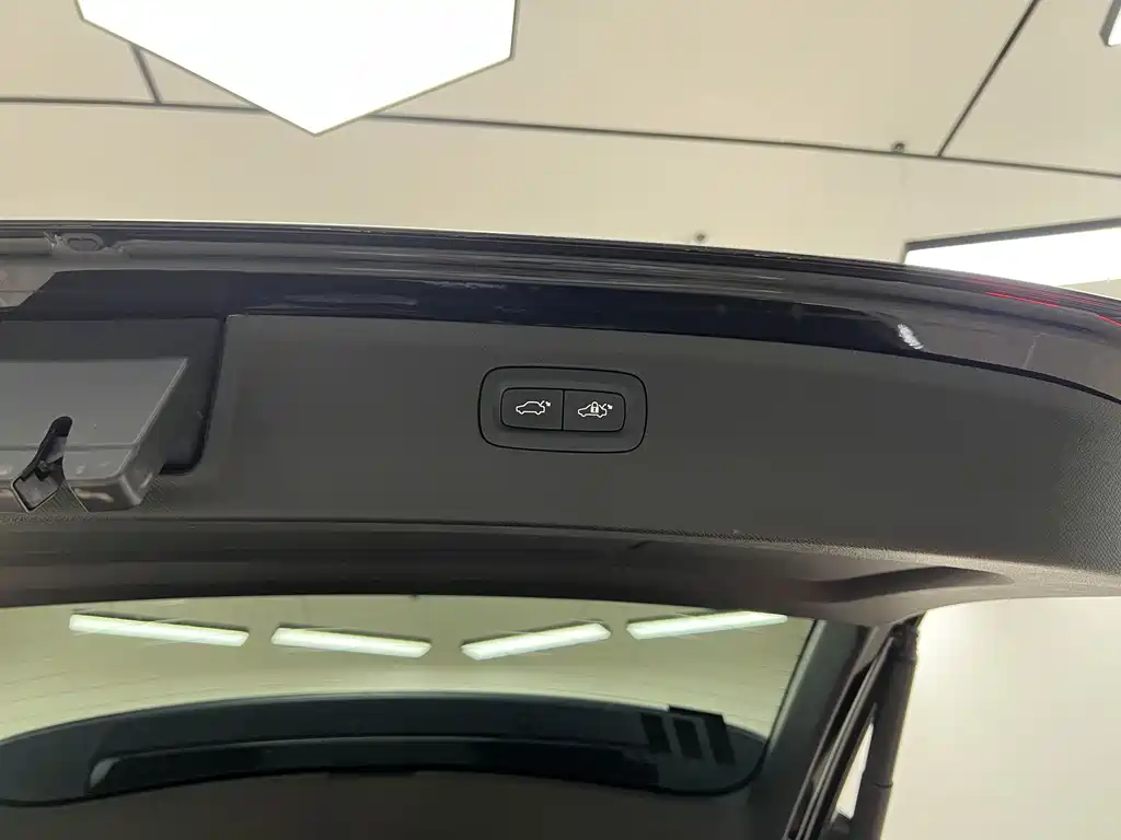 Volvo XC90 2023 — фото 20