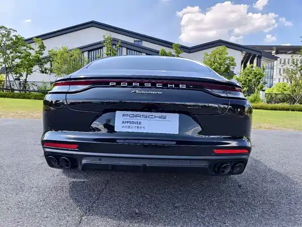 Porsche Panamera 2023