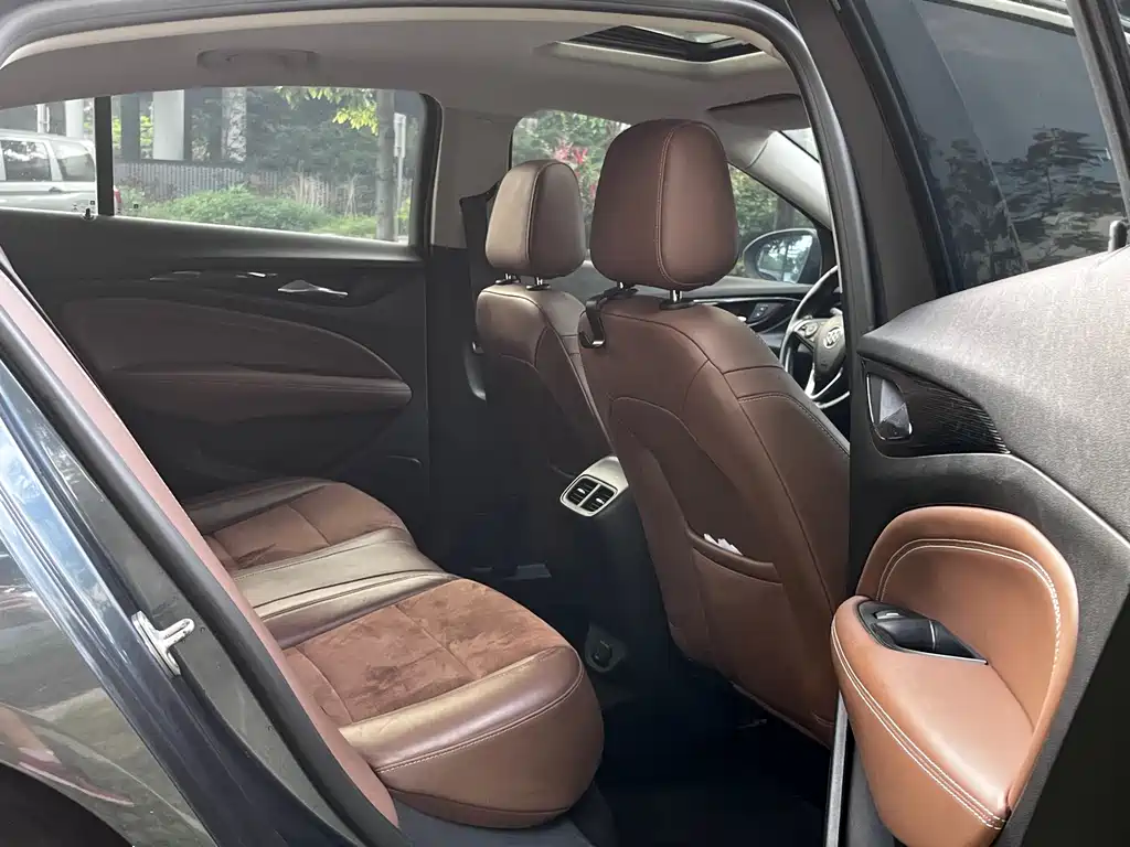 Buick Regal 2020 — фото 14