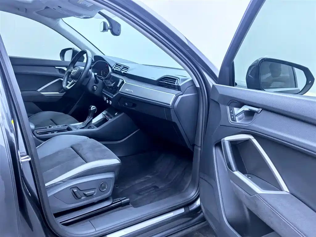 Audi Q3 2023 — фото 17