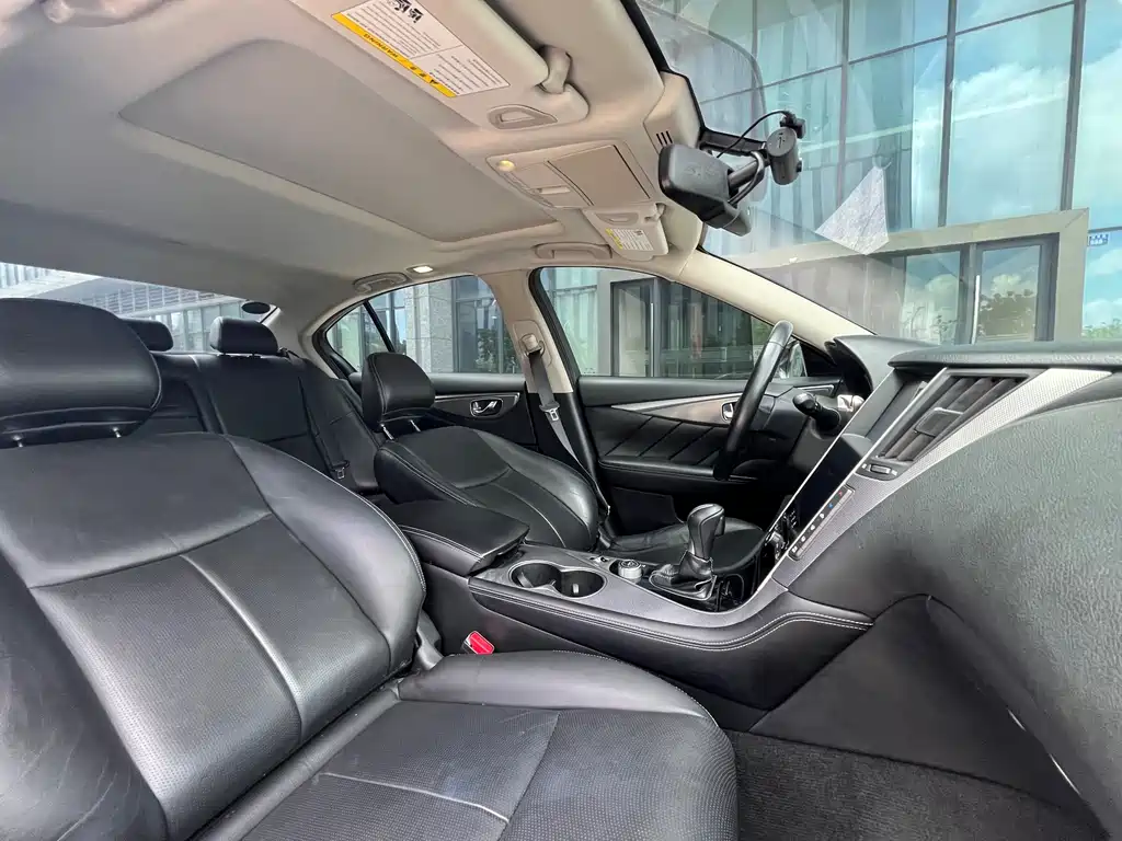 Infiniti Q50L 2015 — фото 14
