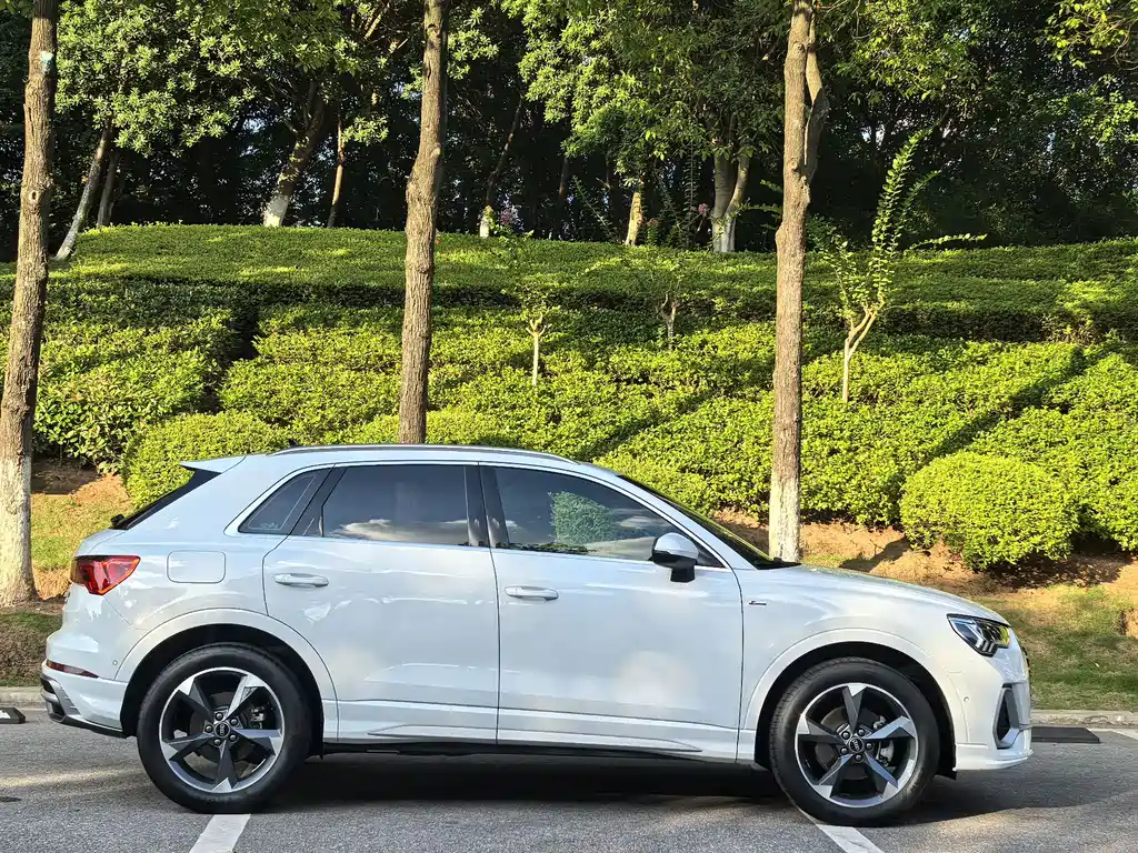 Audi Q3 2023 — фото 15