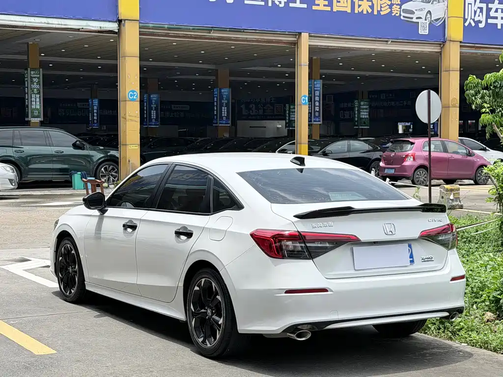 Honda Civic 2023 — фото 13