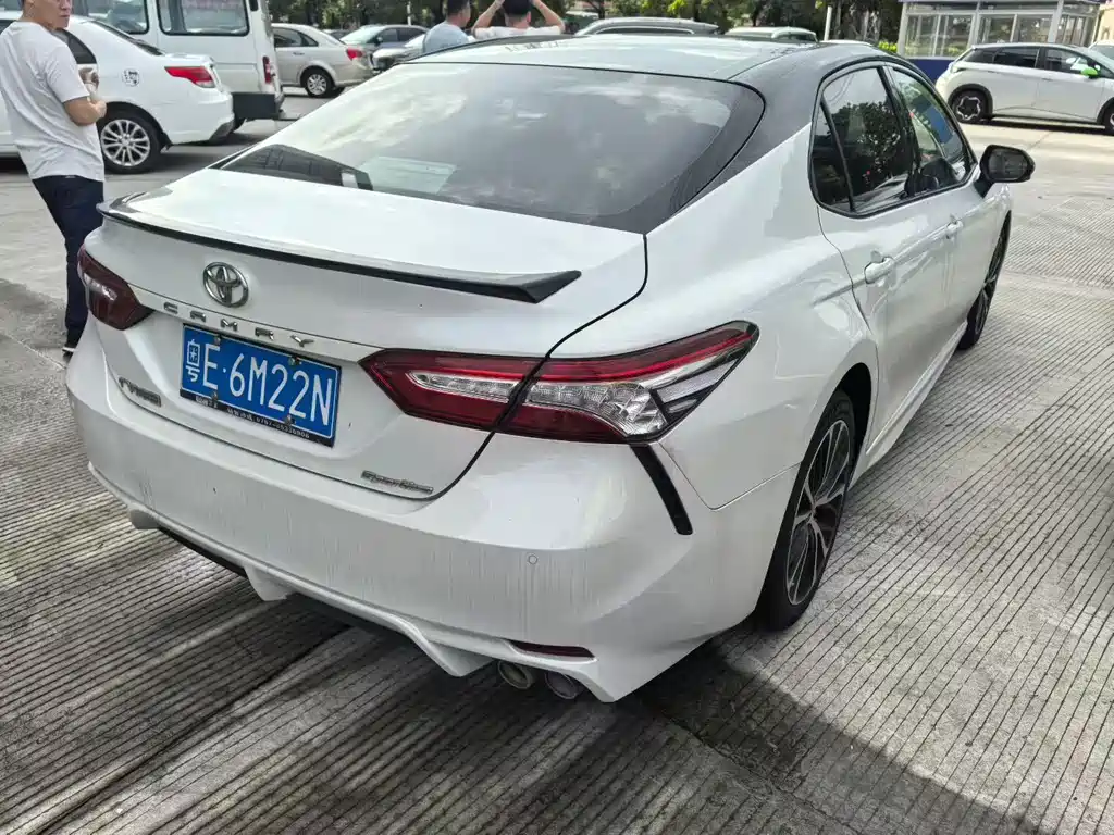 Toyota Camry 2021 — фото 3