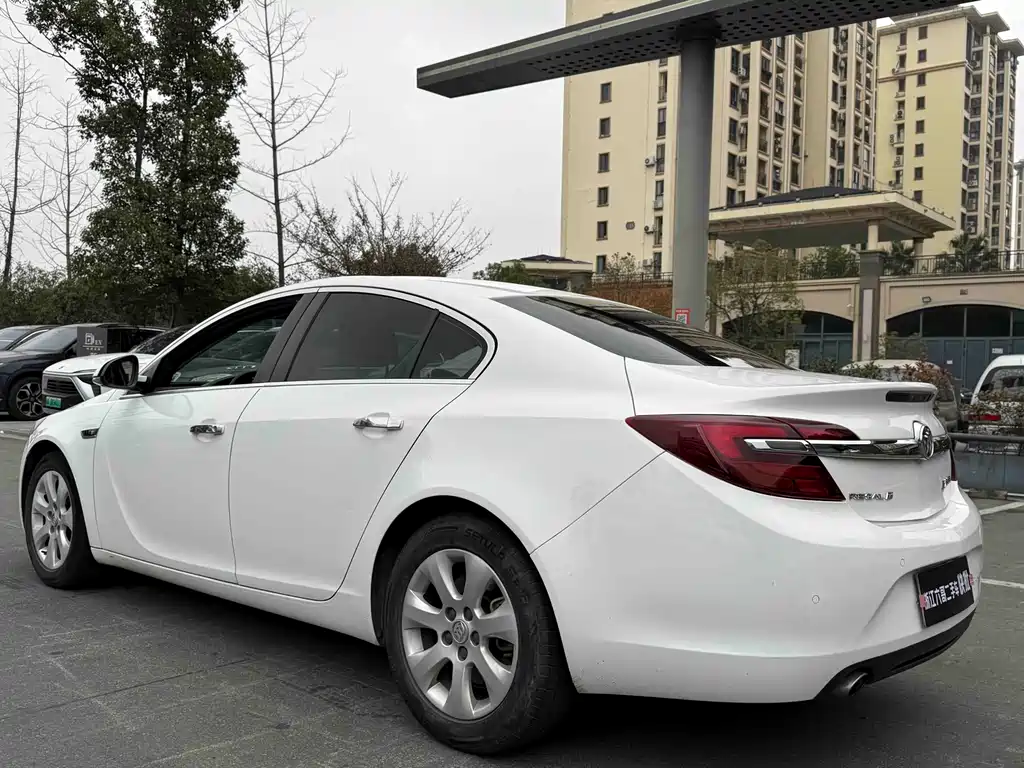 Buick Regal 2017 — фото 13