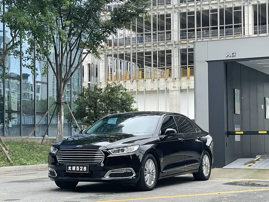 Ford Taurus 2017