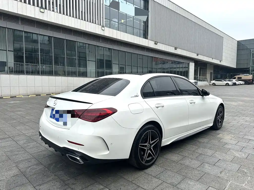 Mercedes-Benz C-Class 2024