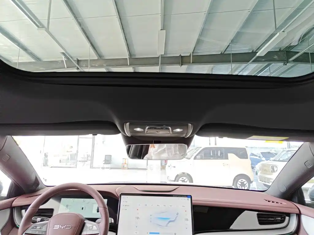 BYD Seal 07 DM-i 2026 — фото 18