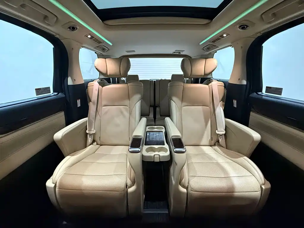 Toyota Alphard 2019 — фото 10