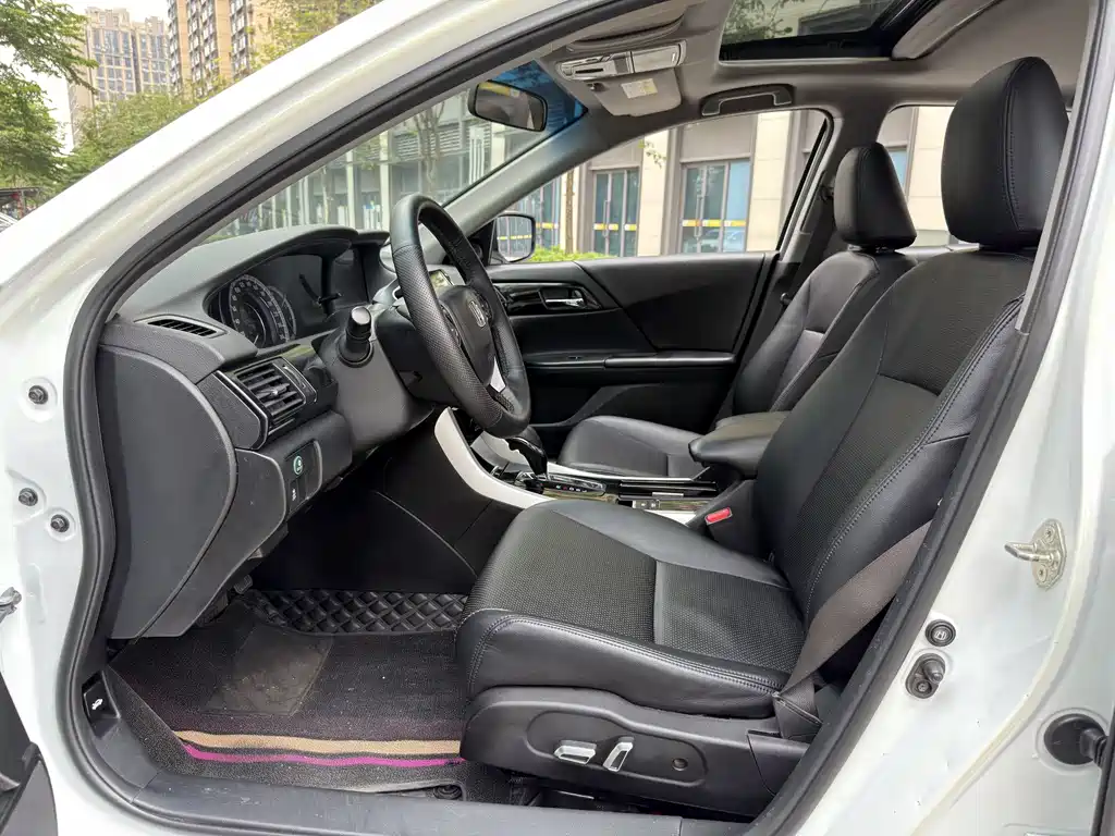 Honda Accord 2017 — фото 11